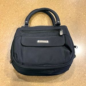 Lovely Collection multi pocket handbag. Perfect for everyday and night life.